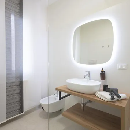 Apartment 10' Train Station, Royal X4, At 50 Mt From Atlantic Terme